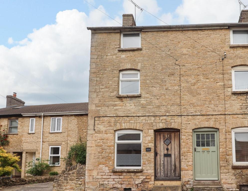 West Street Place, Chipping Norton (updated prices 2024)