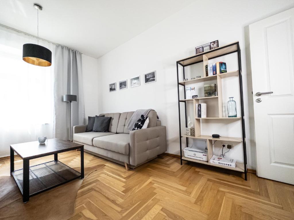 Χώρος καθιστικού στο FirstClass 2-Room-Apartment