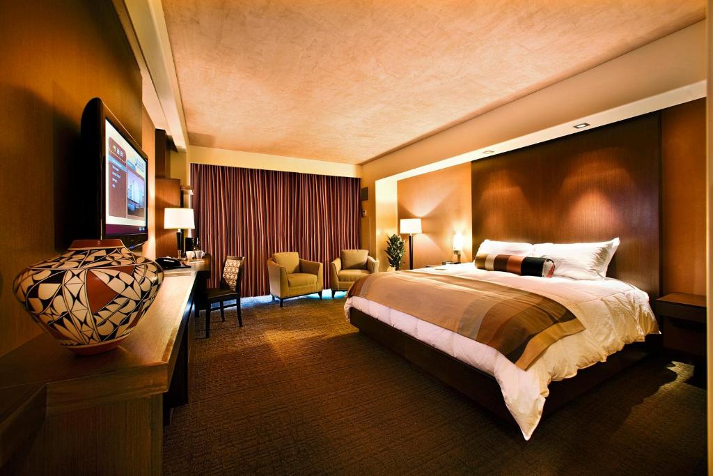 Isleta Resort & Casino - Deluxe King Room
