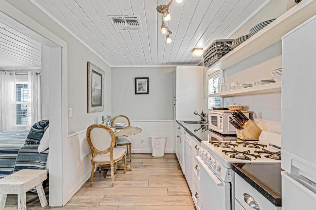 Kuchyň nebo kuchyňský kout v ubytování Silver C Cottage
