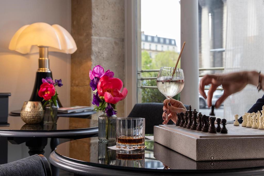 Hôtel Madeleine Plaza - Resim 41