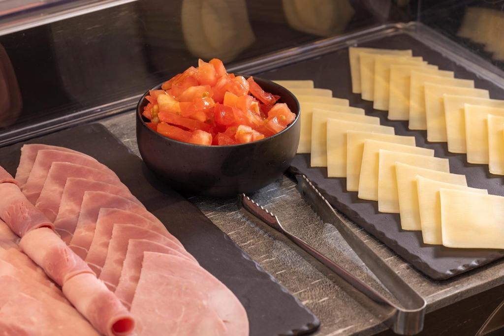 Hôtel Madeleine Plaza - Resim 27