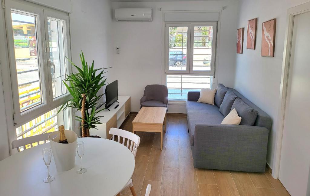 Apartamento nuevo en Planta Baja B con Piscina y Solarium - One-Bedroom Apartment
