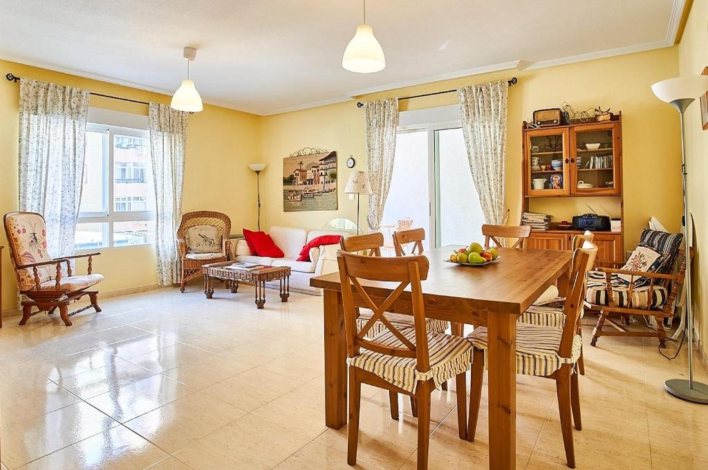 Casa Luna con Piscina, 300m playa, El Campello – Updated 2023 ...