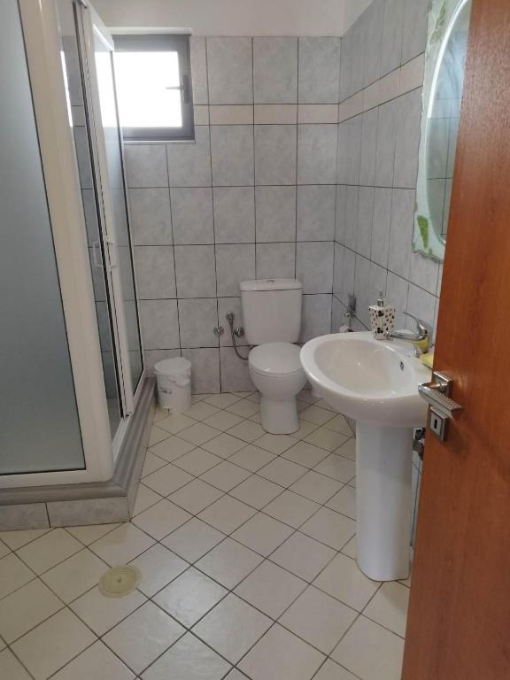 Alexander Apartment - Image 3