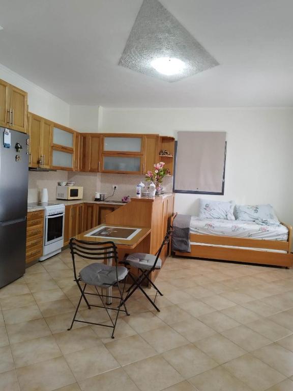Alexander Apartment - Image 8