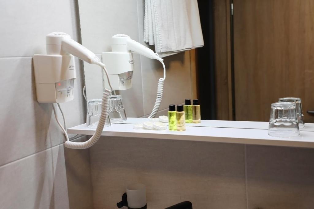 Un baño de Hotel Sokak