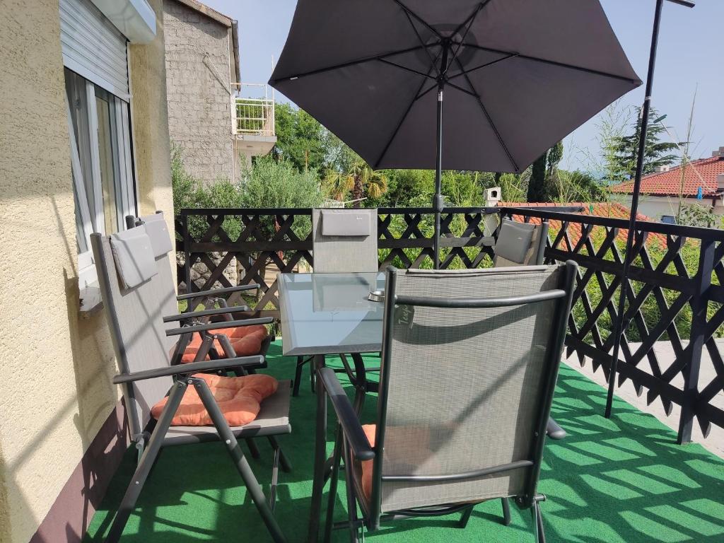 Balkón nebo terasa v ubytování Apartment Teresa with big terrace Dramalj