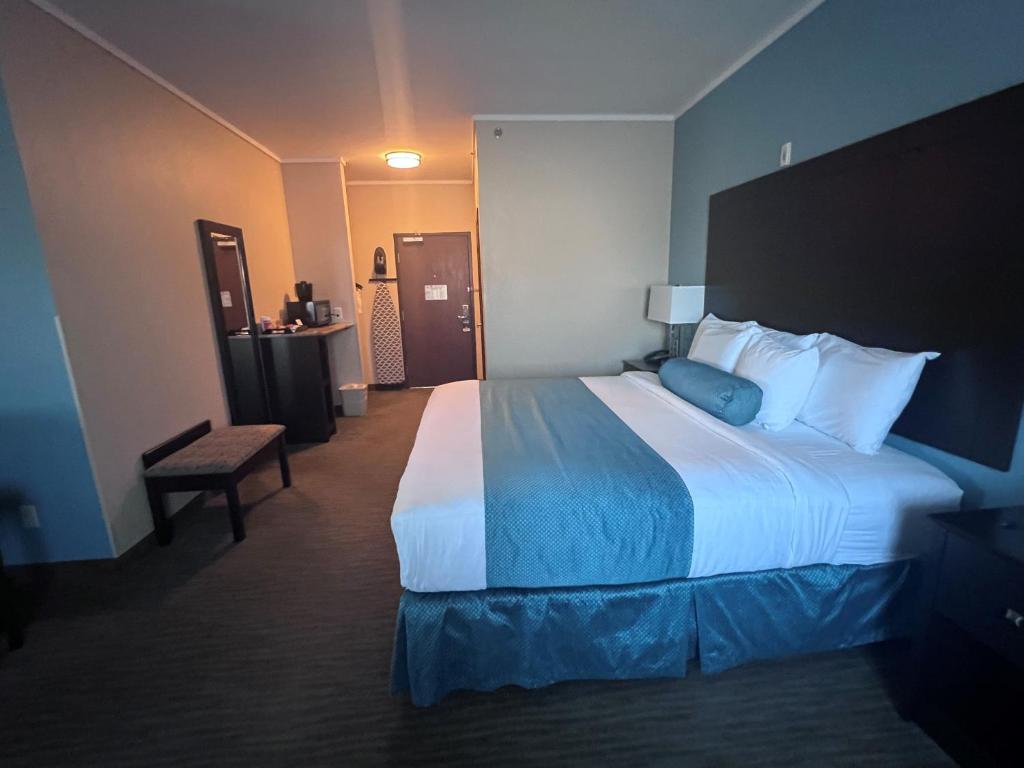 Cobblestone Inn & Suites - Fort Dodge - Четырехкратный номер