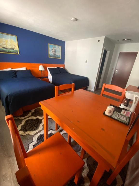 Ships Inn - Double Room With Balcony