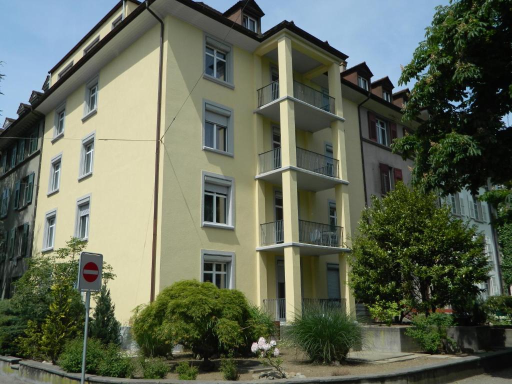 Rent a Home Delsbergerallee - Self Check-In - Resim 5