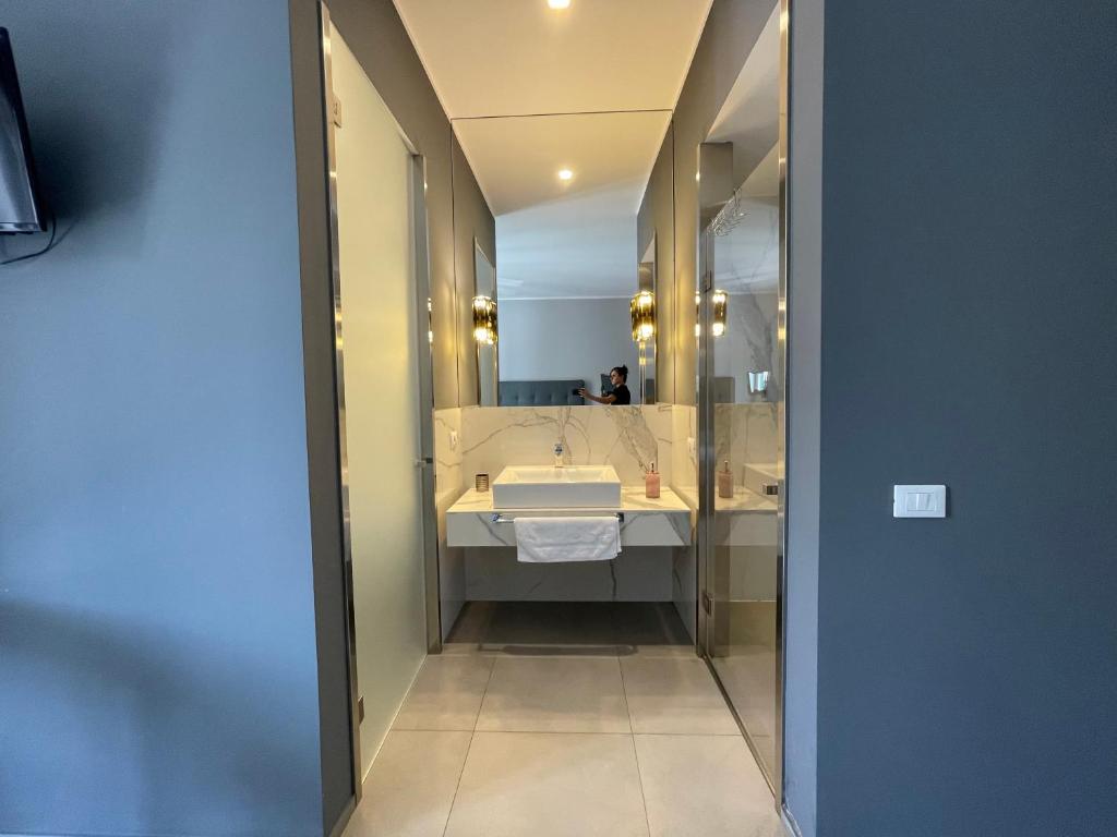 Dimora San Gregorio Luxury Rooms - 11