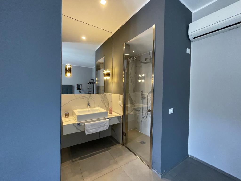 Dimora San Gregorio Luxury Rooms - 12