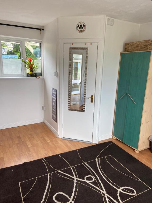 Attractive cosy one bedroom ocean view on Galway Bay, Galway (updated