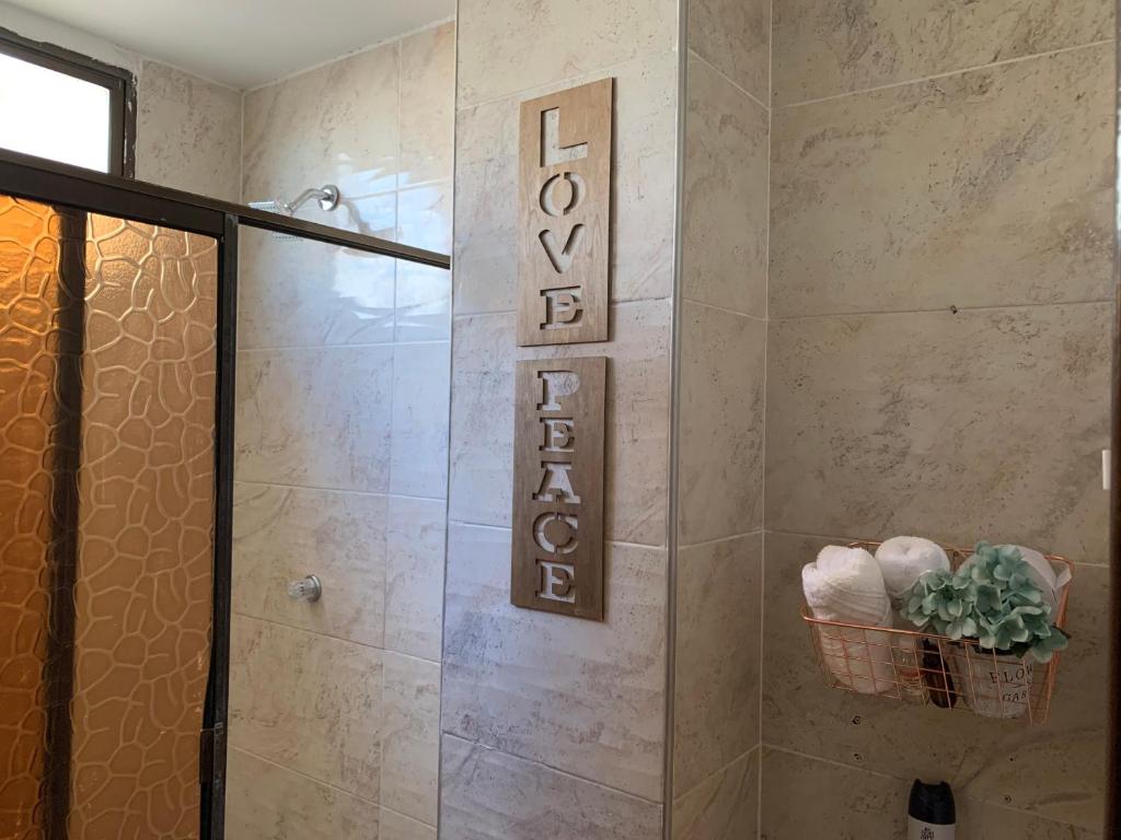 Koupelna v ubytování Habitación en apartamento compartido al frente del cc Unico