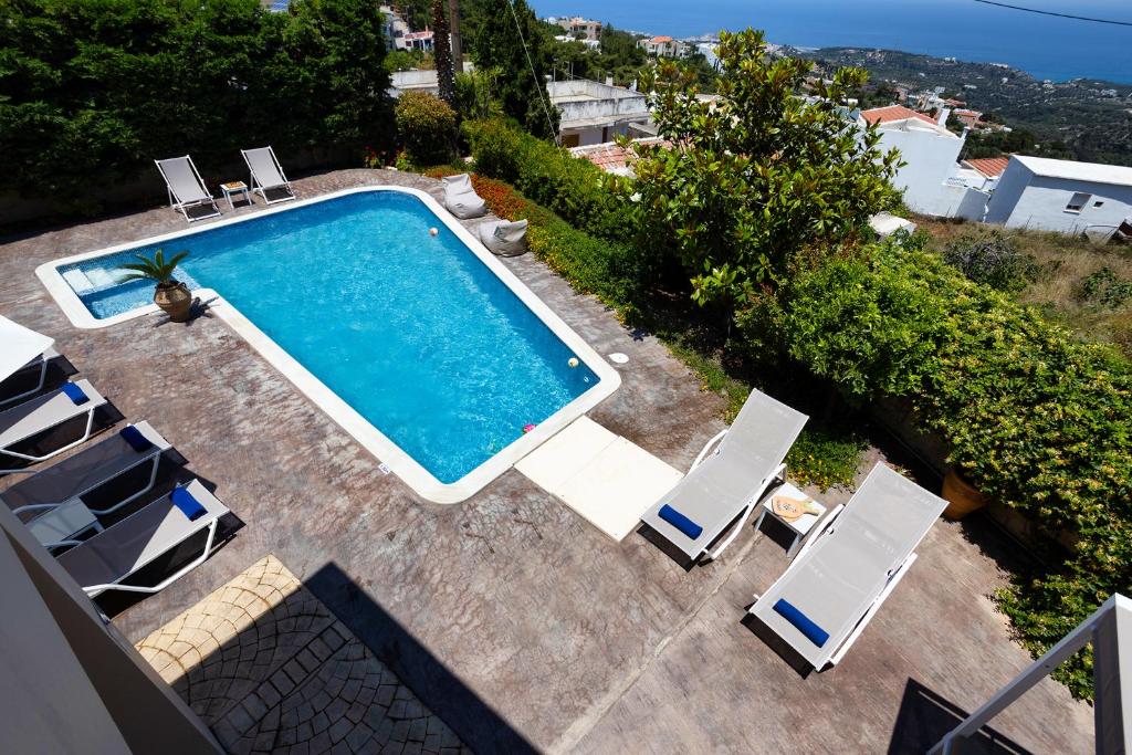 Bazén v ubytování Palladio Luxury Villa With Amazing View nebo v jeho okolí