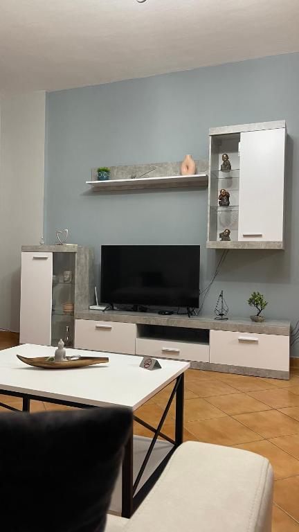 One-Bedroom Apartment Near U.S. Embassy - Image 5