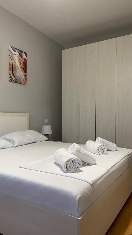 One-Bedroom Apartment Near U.S. Embassy - Image 2