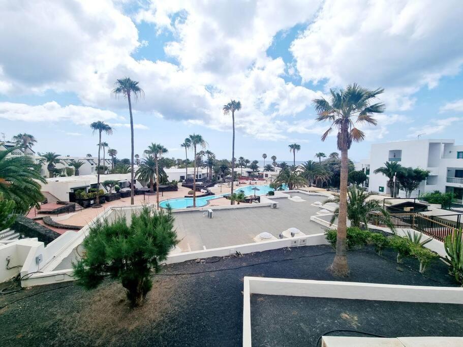 Bazén v ubytování Luxury Ocean View Playa Roca nebo v jeho okolí