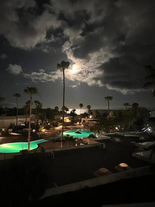 Bazén v ubytování Luxury Ocean View Playa Roca nebo v jeho okolí