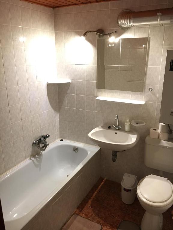 Kúpeľňa v ubytovaní Orosz Apartmanház Gyula