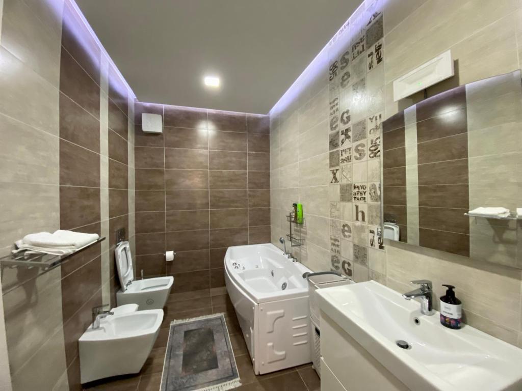 Reina Suite - Image 3