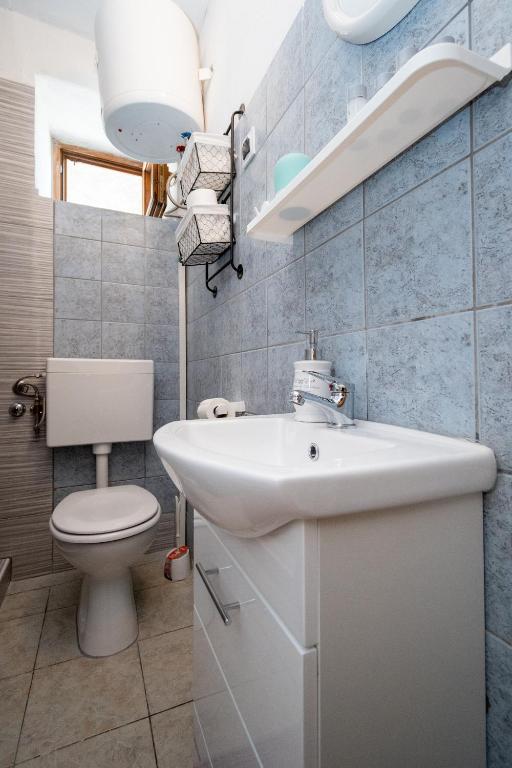 Łazienka w obiekcie Apartment Preko 8179b
