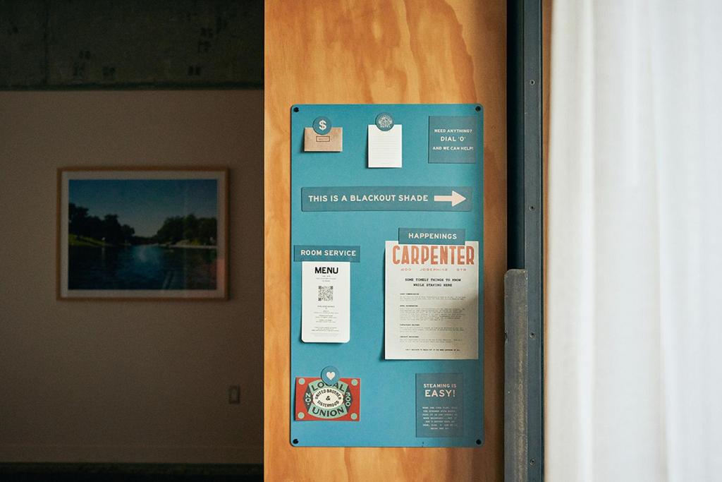 Certifikát, hodnocení, plakát nebo jiný dokument vystavený v ubytování The Carpenter Hotel
