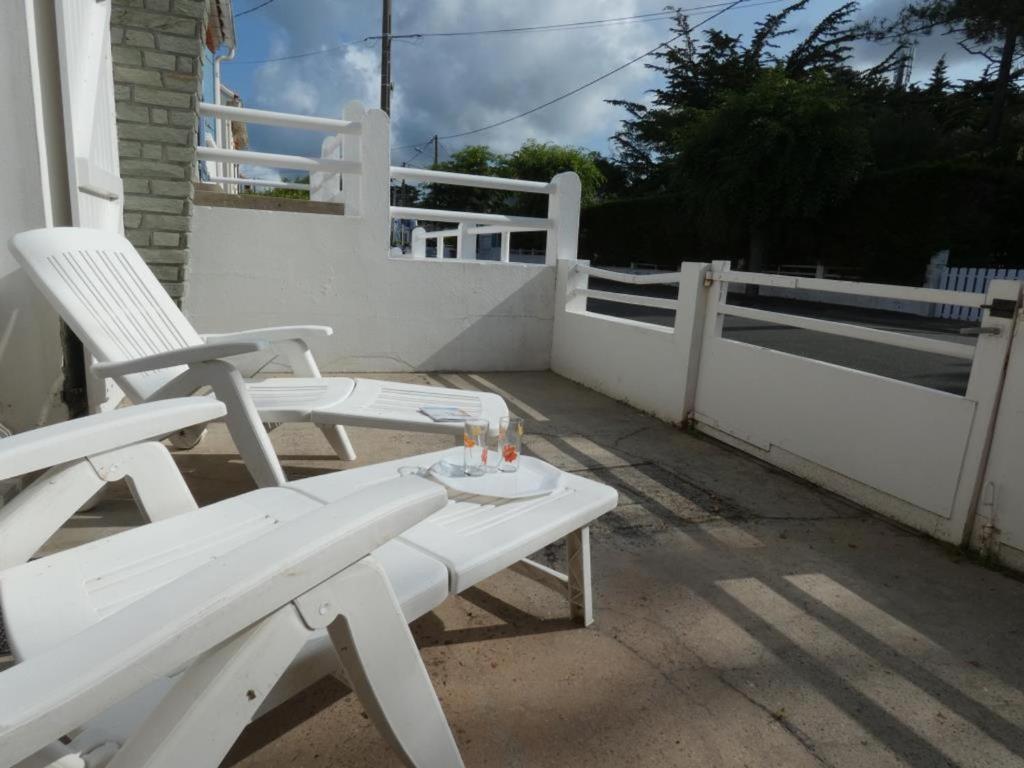 Balkón alebo terasa v ubytovaní Studio spacieux 200m plage, terrasse privative, animaux admis, proximité commerces - FR-1-540-178