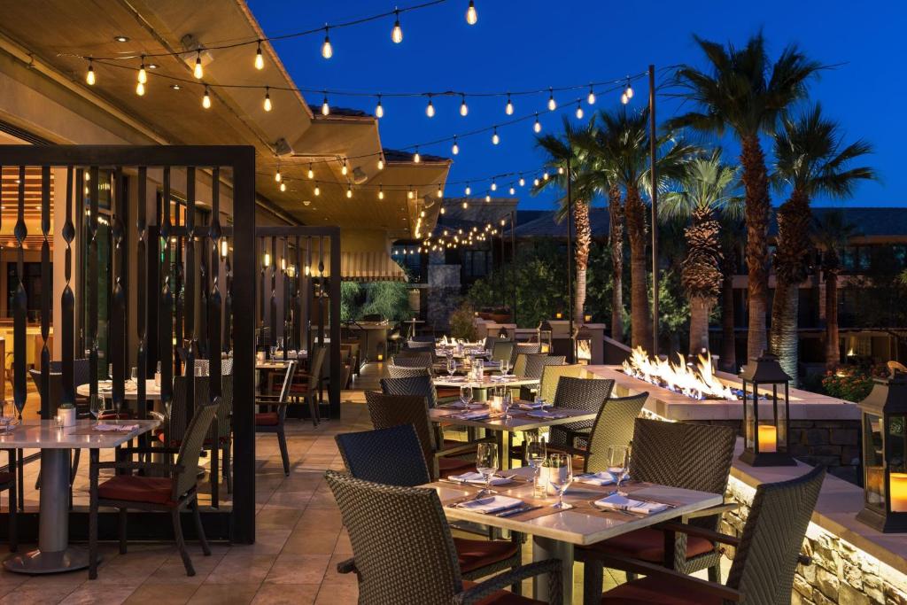 Restaurace v ubytování The Ritz-Carlton, Rancho Mirage