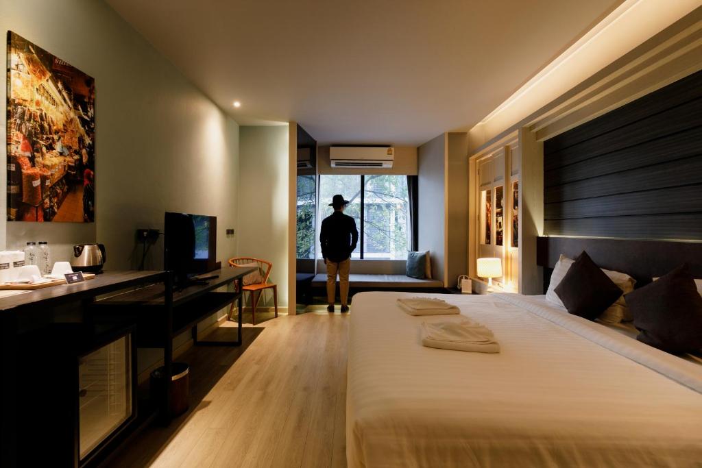 SIGNATURE HOTEL