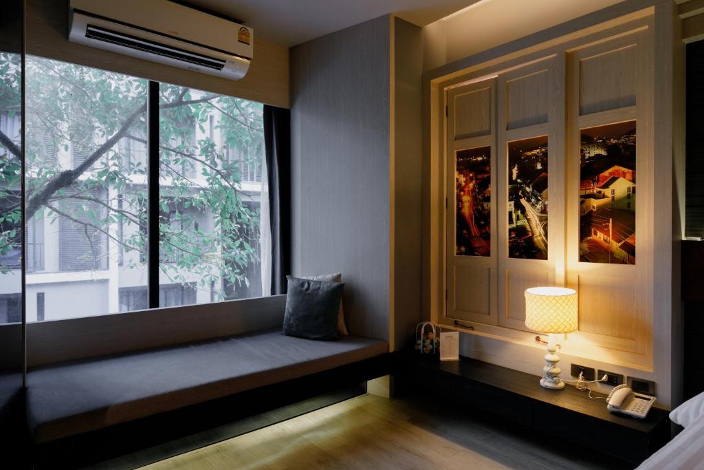 SIGNATURE HOTEL