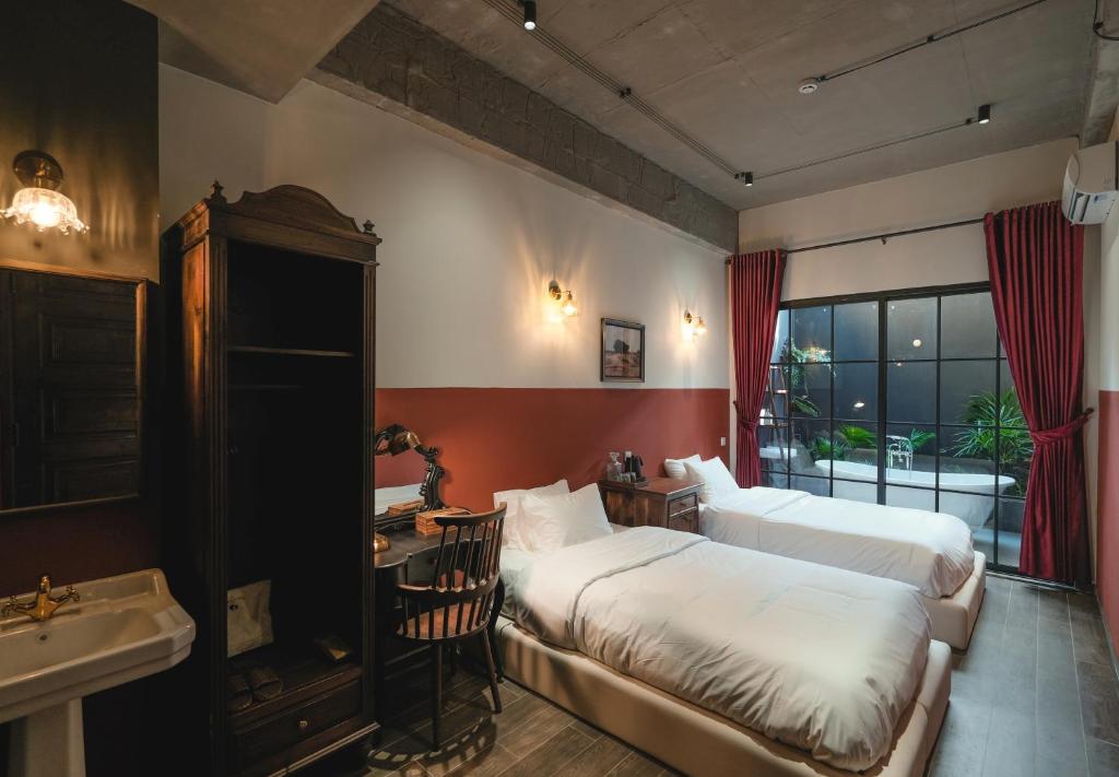 The Chum Boutique - 5