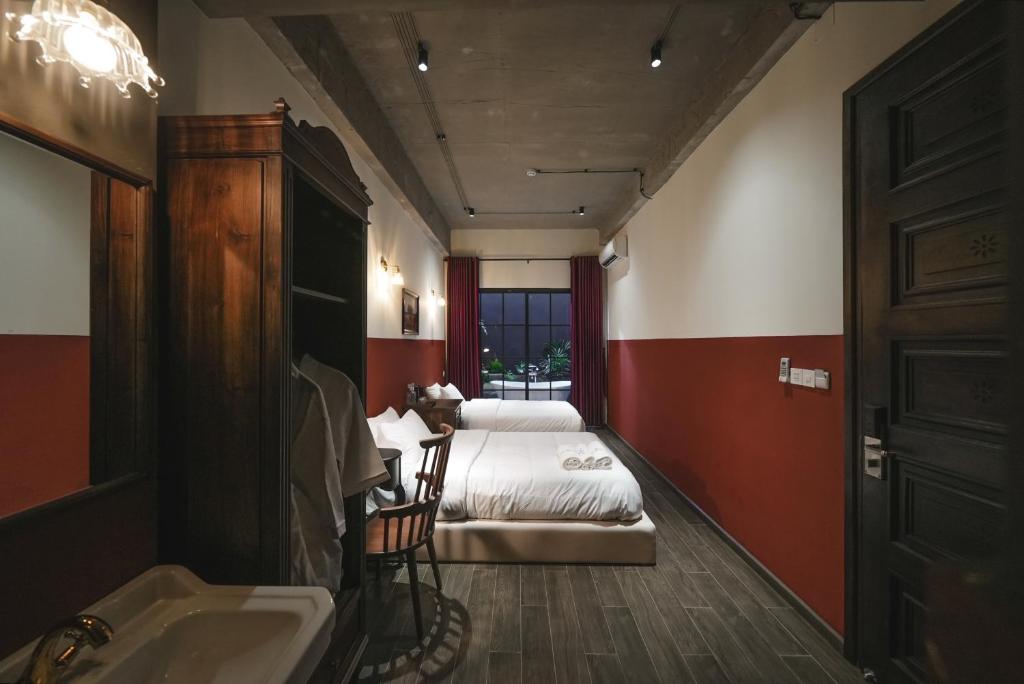 The Chum Boutique - 8