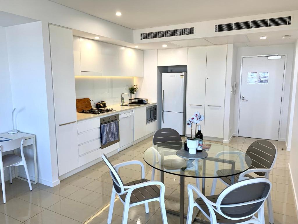 Η κουζίνα ή μικρή κουζίνα στο Serenity Peary - Executive 1brm at Darwin Waterfront with Sea Views