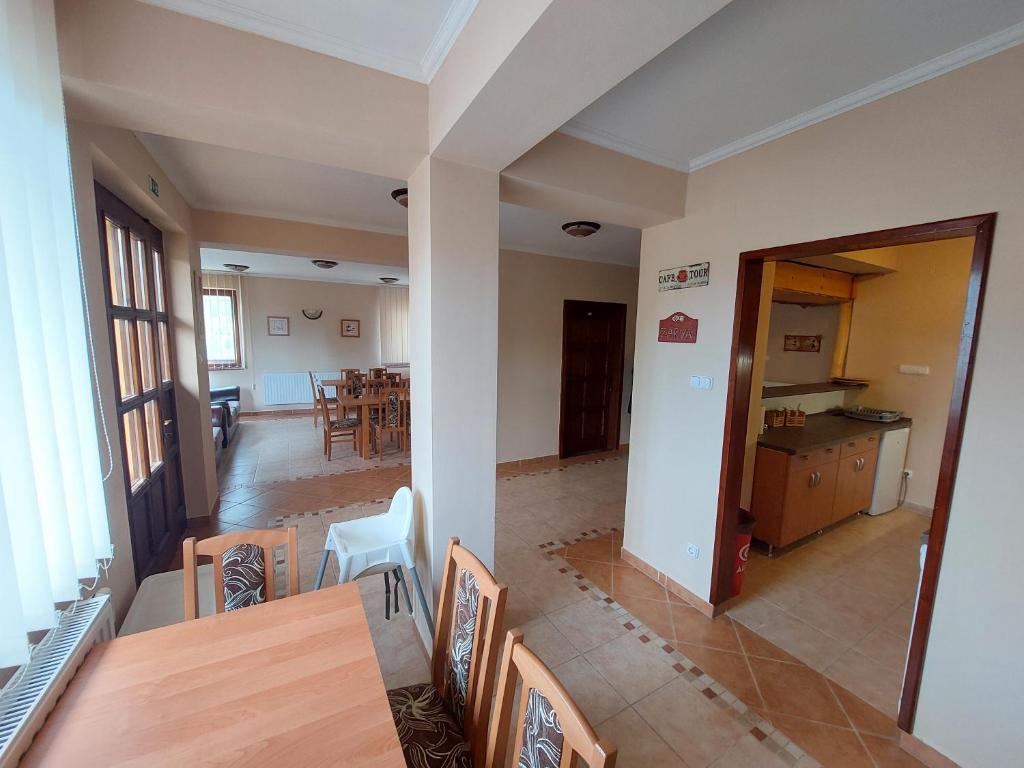 Kuchyň nebo kuchyňský kout v ubytování Cserke Apartmanház