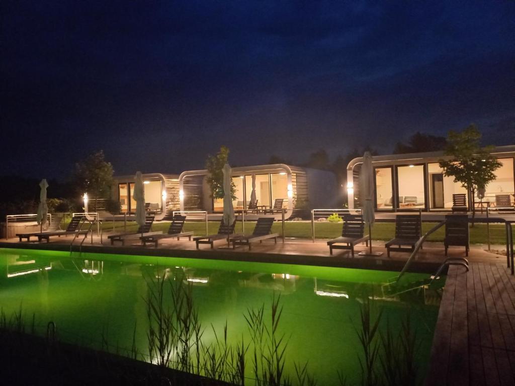 Bazén v ubytování Glamping Maleric with Natural Pool nebo v jeho okolí