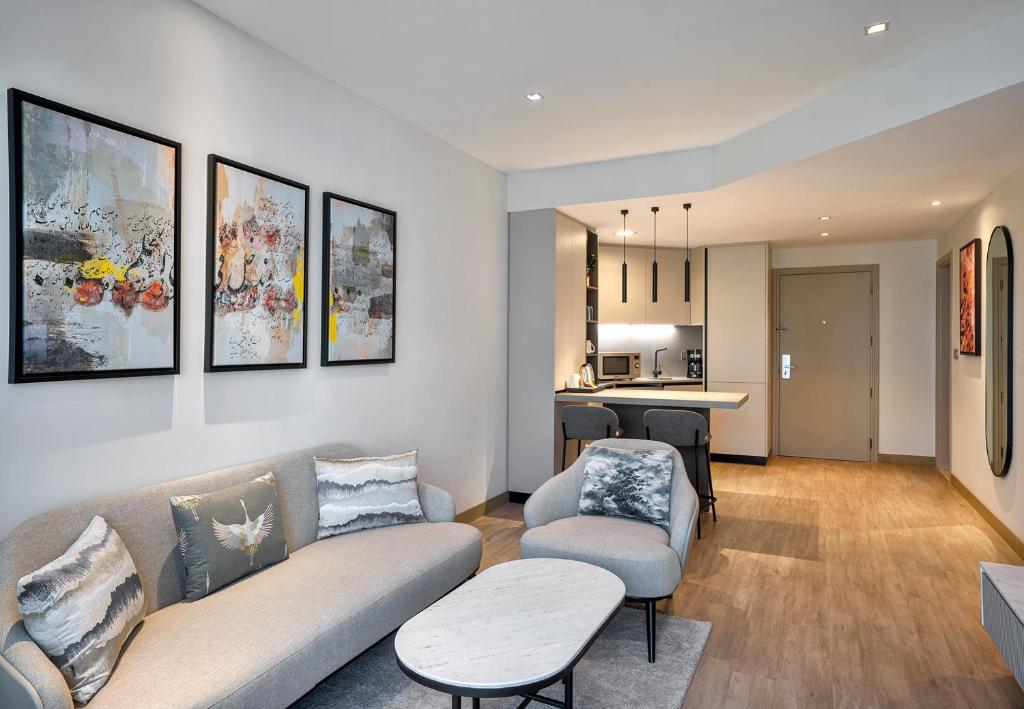 
Premium One Bedroom Suite with 2 Twin / Single Beds - City View - Includes 20% Off Food & Beverage
