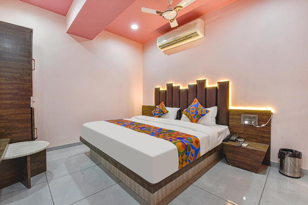 FabHotel Max Inn - Housity