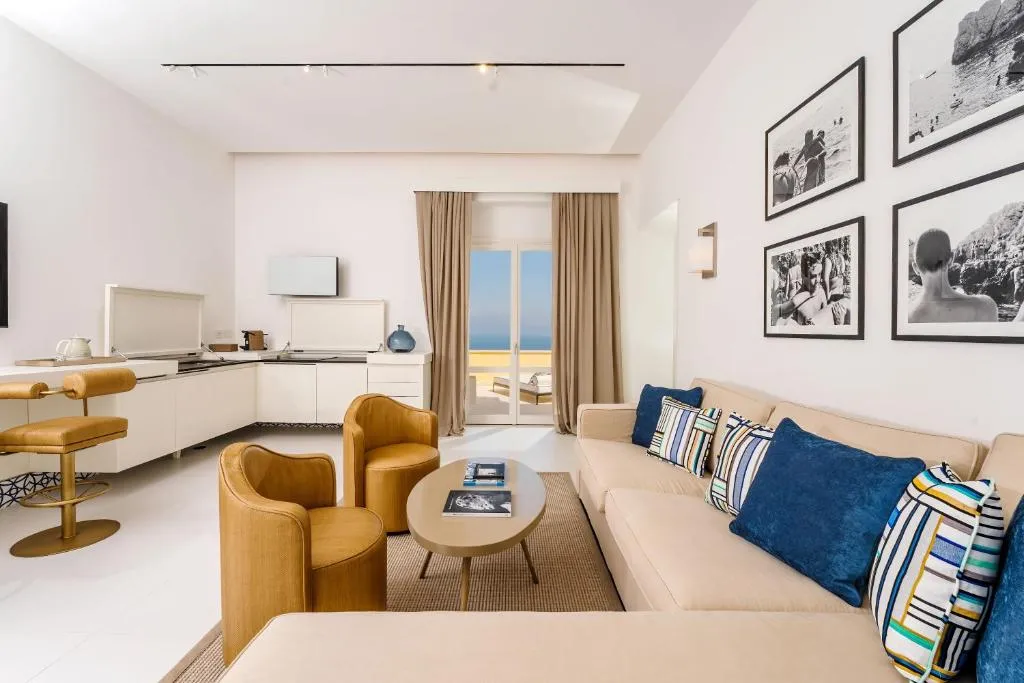 Deluxe Suite with Spa Bath
