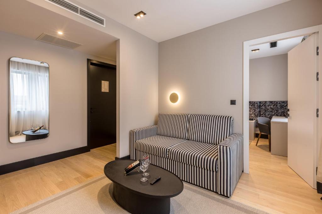 Cora Hotel - Resim 13