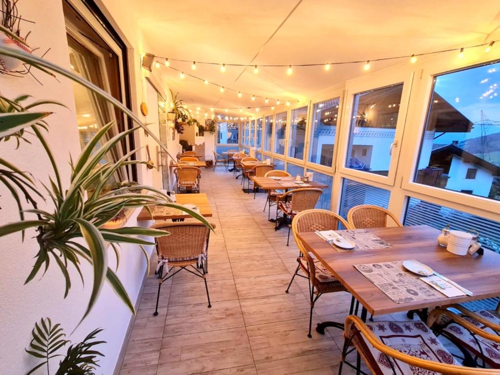Restaurace v ubytování Apartment Traube - Stelvio