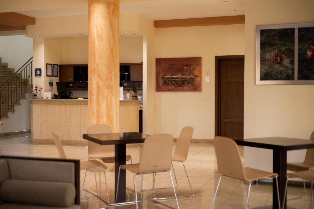 Kuchyň nebo kuchyňský kout v ubytování Chrisovalanto Hotel