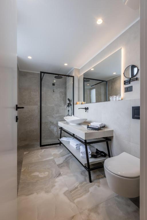 Un baño de Cora Hotel