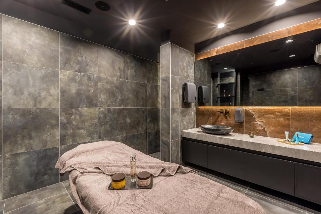 Un baño de Cora Hotel