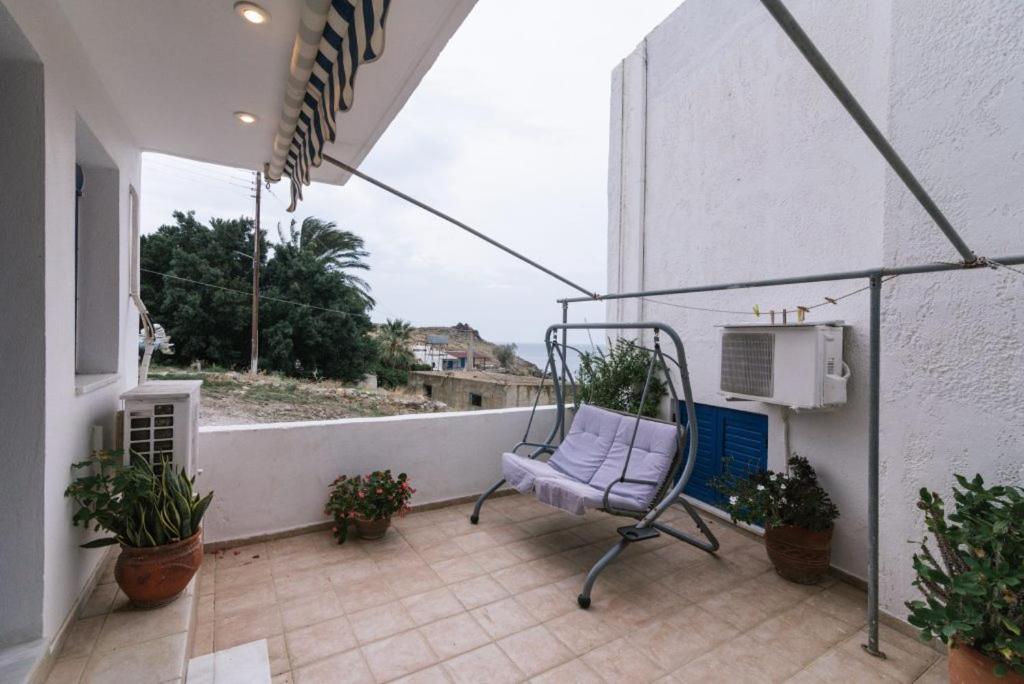 Balkón nebo terasa v ubytování Zorbas Apartments-Am Strand von Lentas