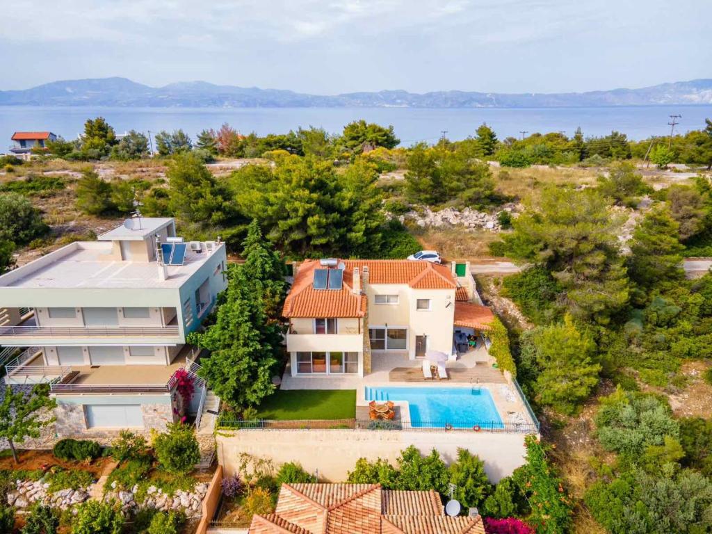 VILLA SISSY CAREFREE VACATIONSΘΕ - Villa