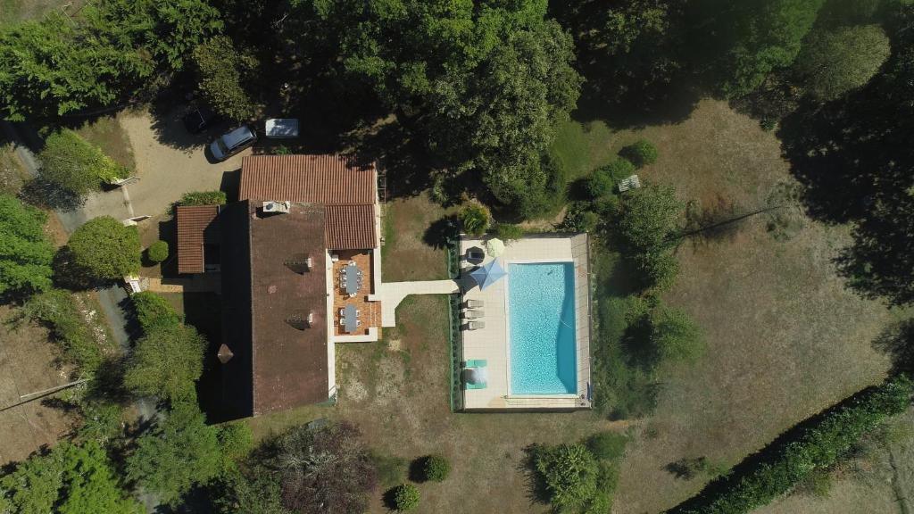 Basen w obiekcie Villa piscine 15 Personnes lub w pobliżu
