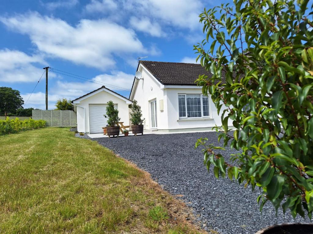 Το κτήριο όπου στεγάζεται  η παραθεριστική κατοικία