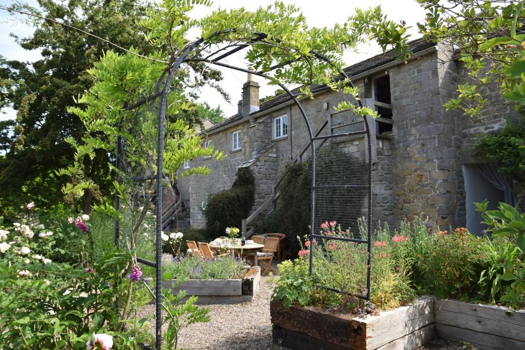 Κήπος έξω από το The Coach House at Jervaulx